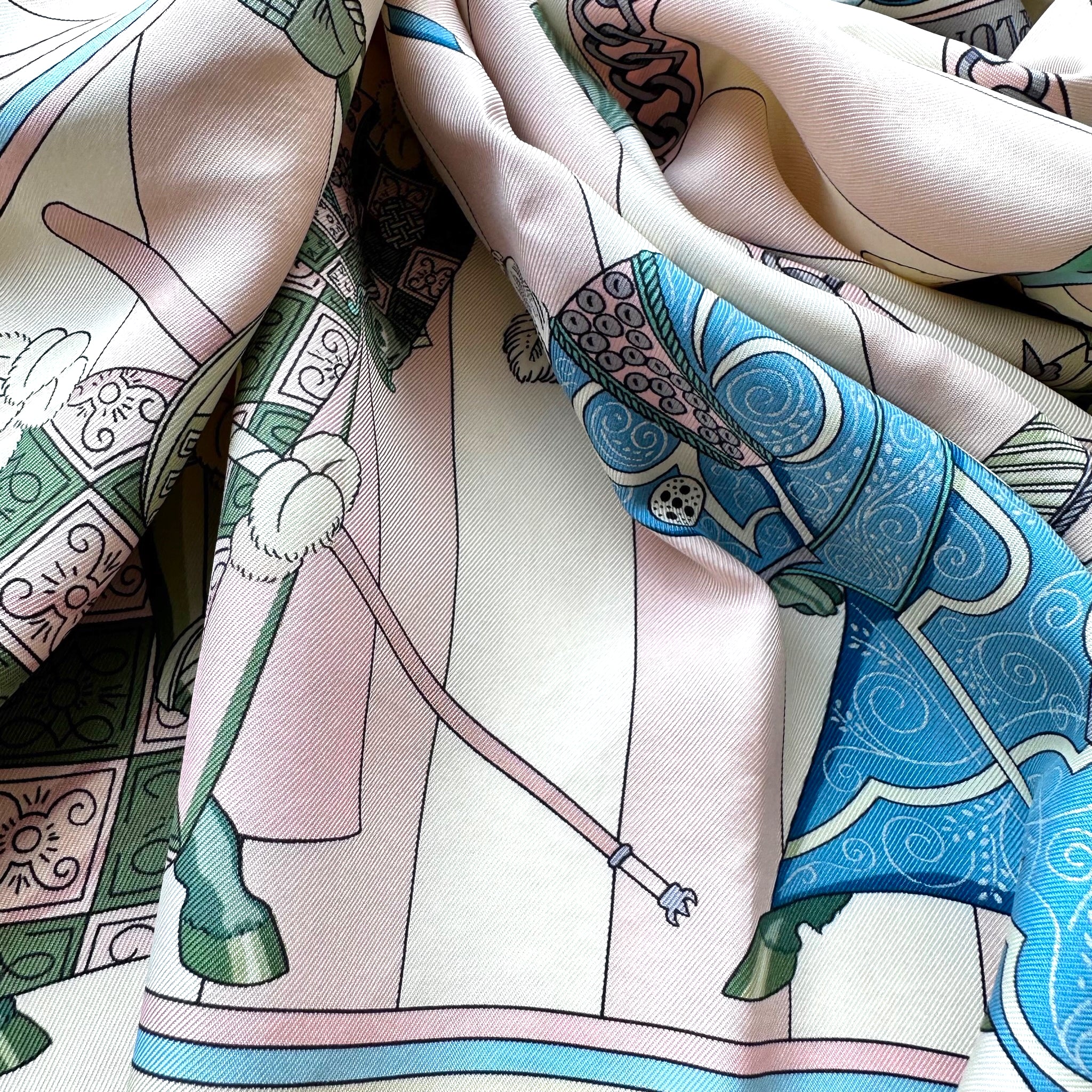 Chocs en plumes - FOULARD HERMES 90 CM