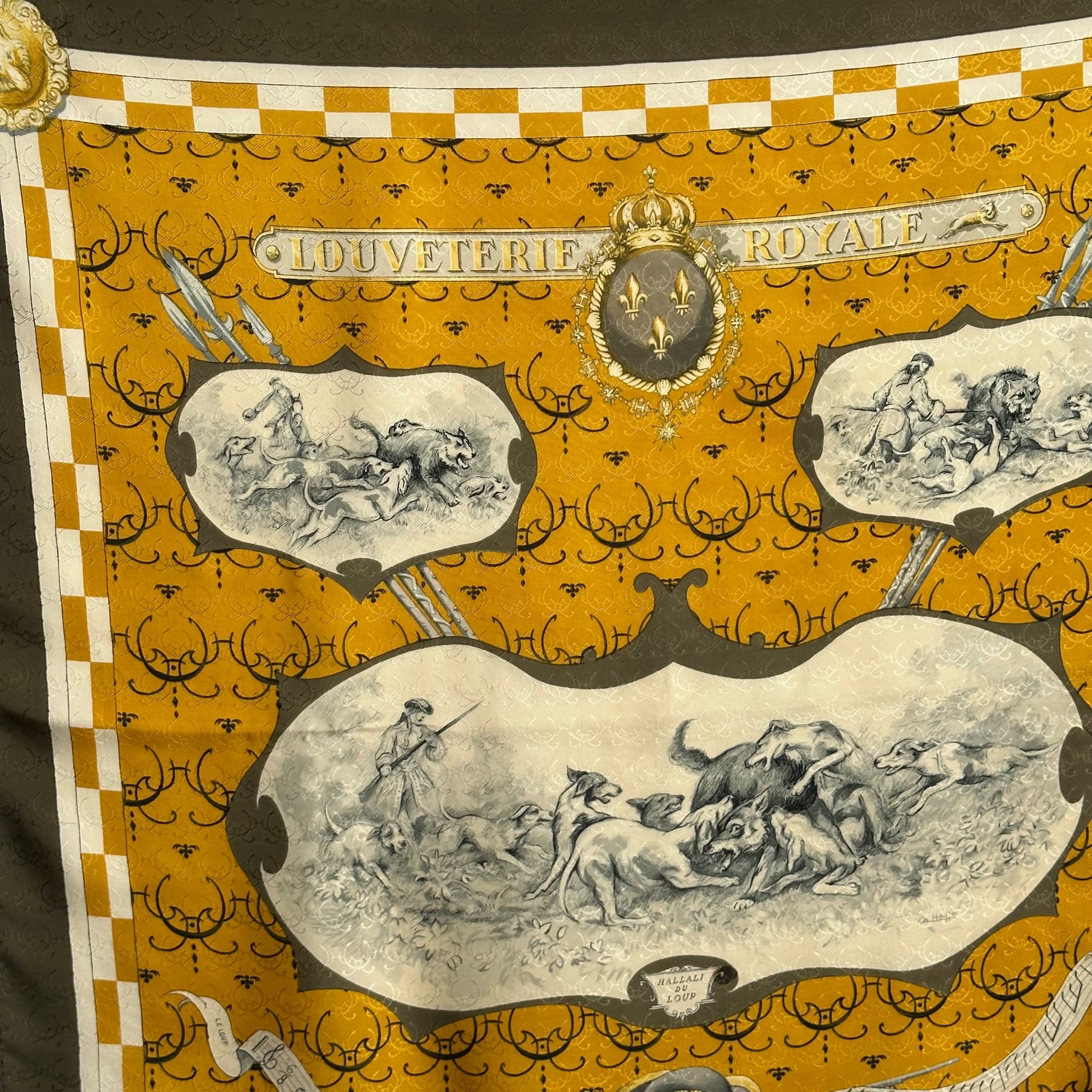 Louveterie-royale-foulard-hermes-coin-gauche