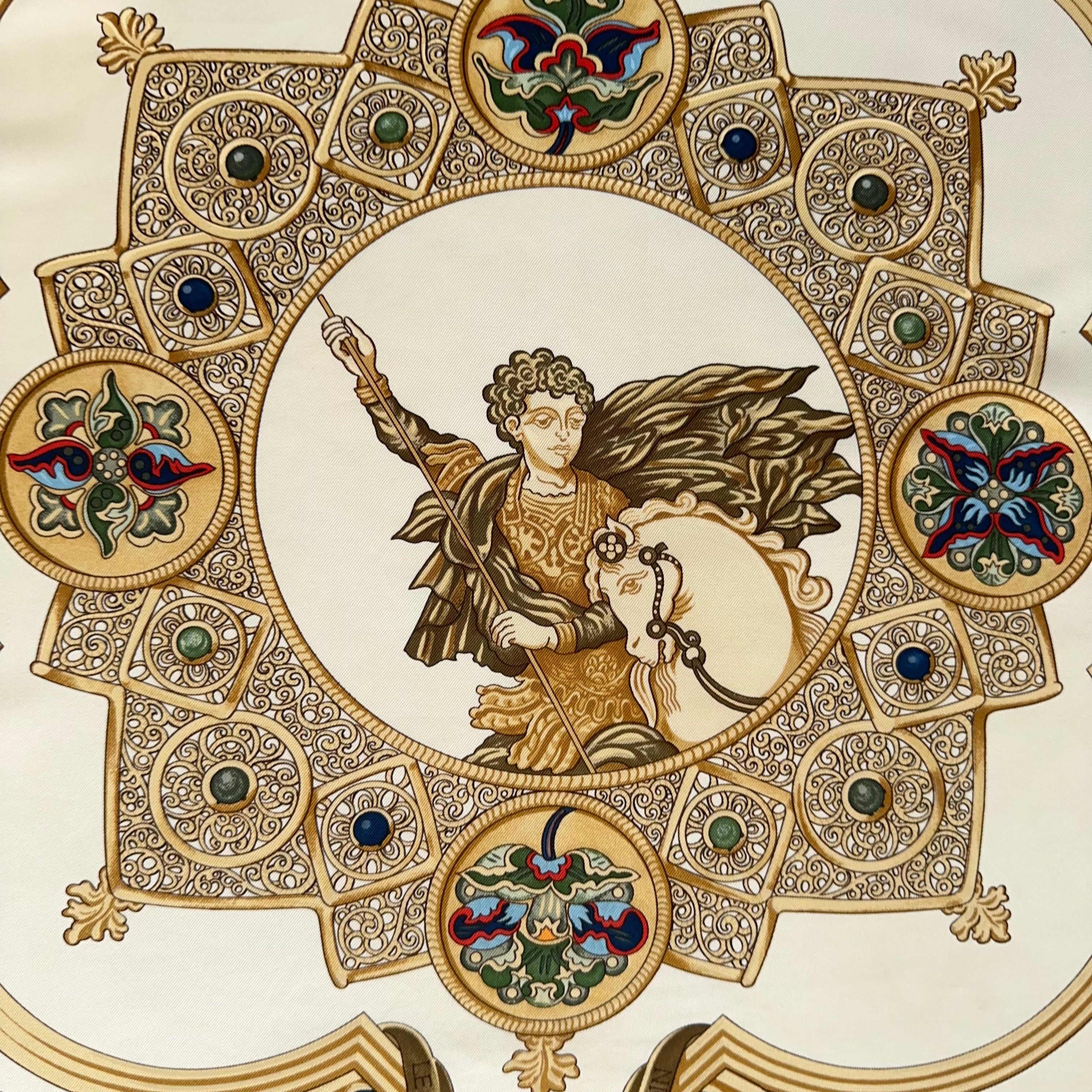 Gros plan du médaillon central : Saint Georges en tenue romaine tenant une lance, entouré d'un cadre orfévré et de motifs floraux byzantins.