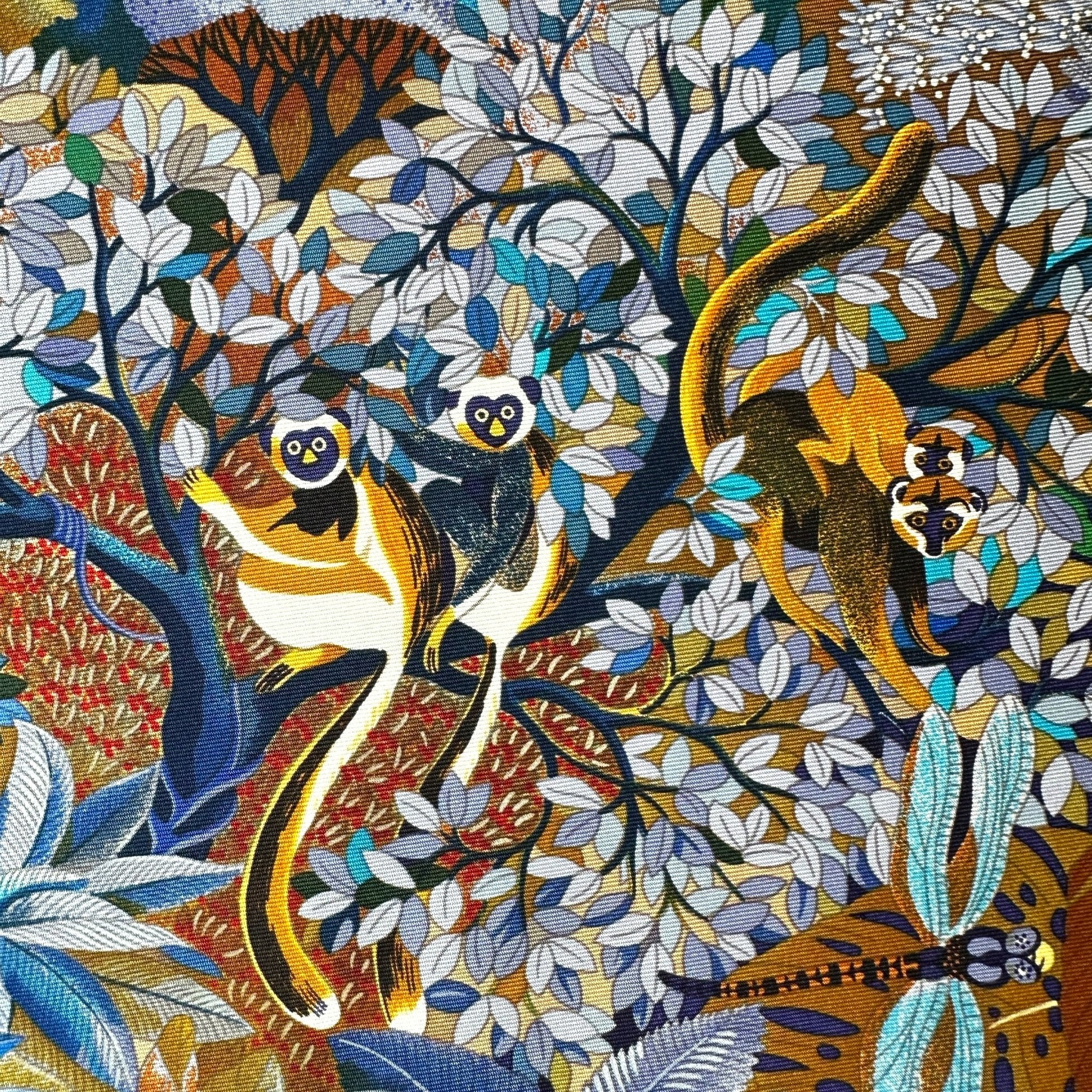 Détail du motif animalier de singes du foulard Hermès Au Cœur de la Vie