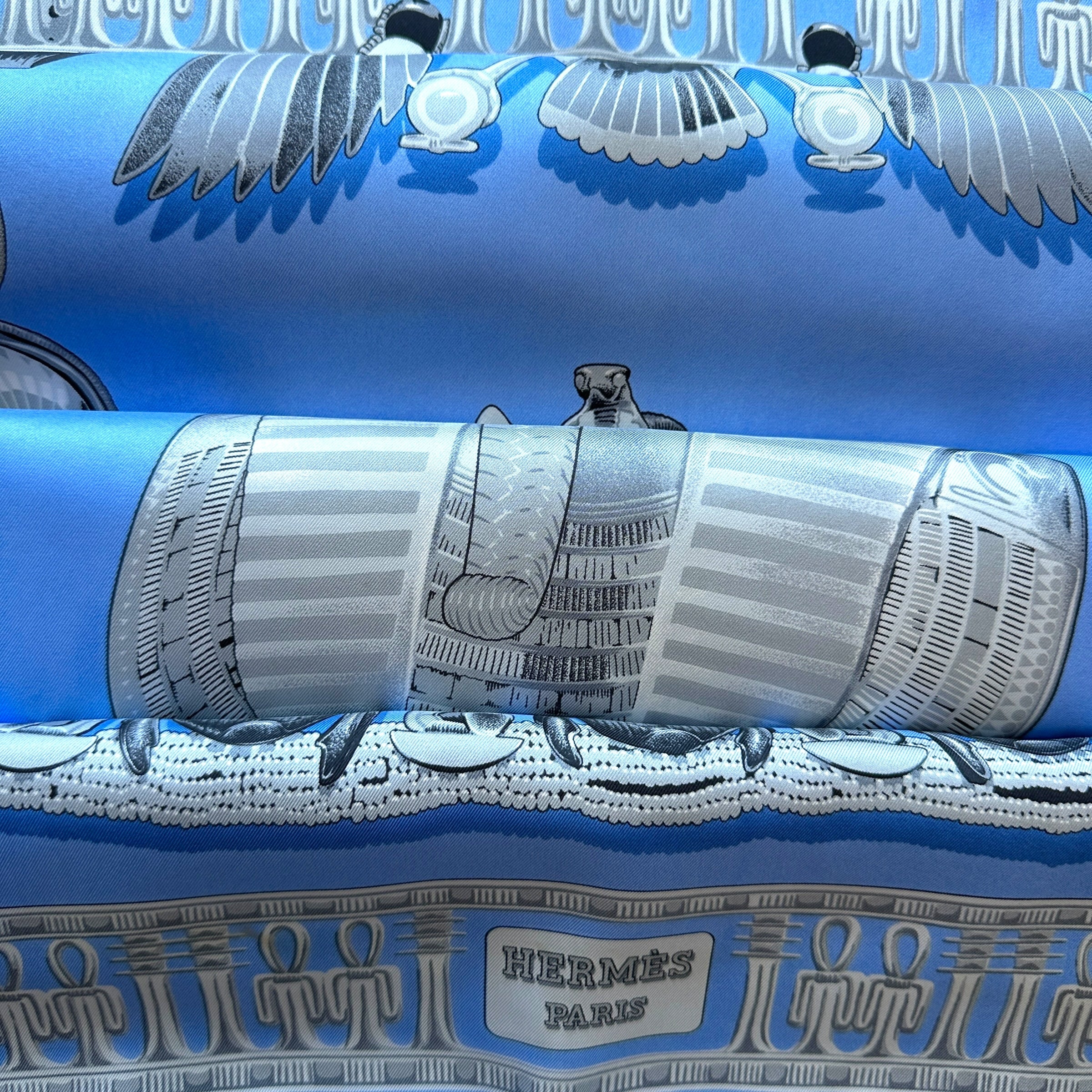 Deuxième vue du carré représentant le masque funéraire de Toutankhamon