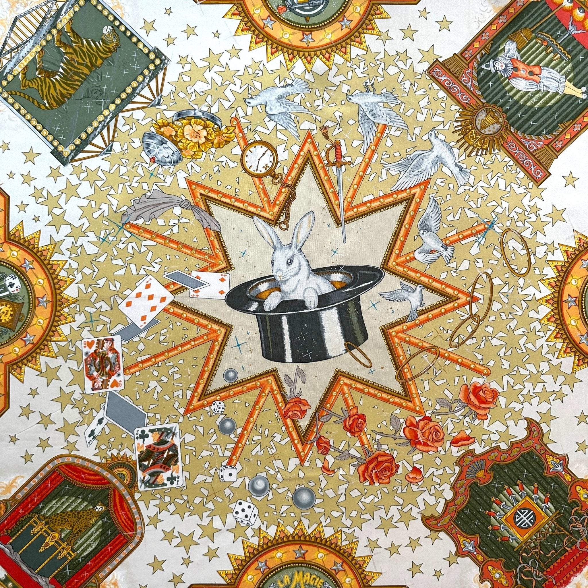 Zoom du dessin centre du carré lapin blanc dans chapeau de magicien